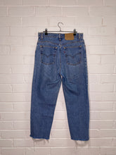 Load image into Gallery viewer, Vintage Levis 551 Jeans

